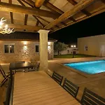 Loft D'exception 350m2 Spacieux Et Lumineux Avec Piscine à 15 Min De La