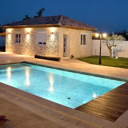Loft D'exception 350m2 Spacieux Et Lumineux Avec Piscine A 15 Min De La 빌라 *