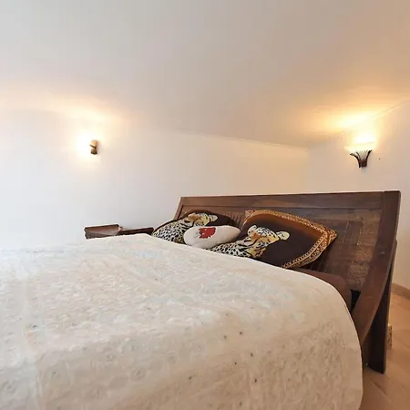 Villa Loft D'exception 350m2 Spacieux Et Lumineux Avec Piscine A 15 Min De La Aimargues