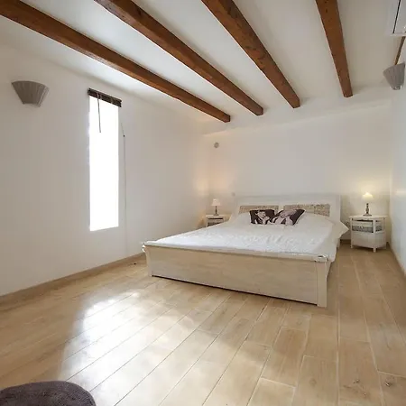 Villa Loft D'exception 350m2 Spacieux Et Lumineux Avec Piscine A 15 Min De La Aimargues