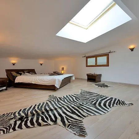 Loft D'exception 350m2 Spacieux Et Lumineux Avec Piscine A 15 Min De La