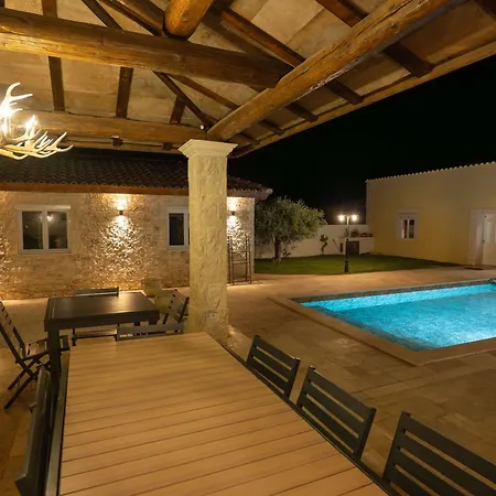 Loft D'exception 350m2 Spacieux Et Lumineux Avec Piscine A 15 Min De La