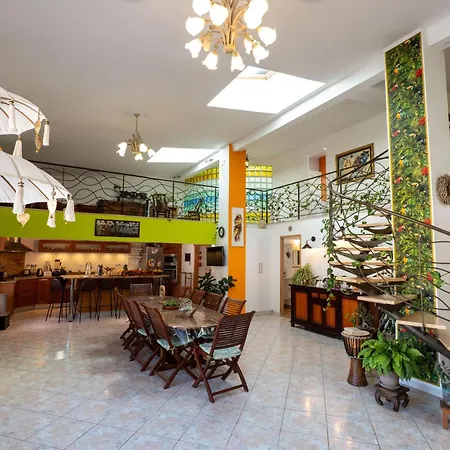 Loft D'exception 350m2 Spacieux Et Lumineux Avec Piscine A 15 Min De La Vila