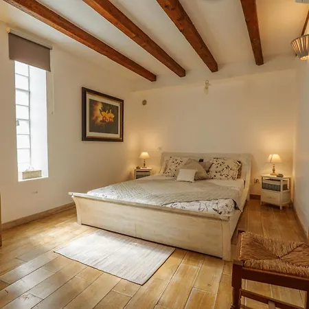 Loft D'exception 350m2 Spacieux Et Lumineux Avec Piscine A 15 Min De La Aimargues