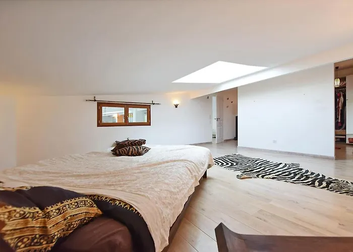 Loft D'exception 350m2 Spacieux Et Lumineux Avec Piscine A 15 Min De La Villa