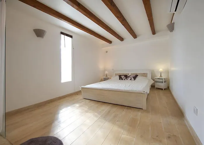 Villa Loft D'exception 350m2 Spacieux Et Lumineux Avec Piscine A 15 Min De La Aimargues