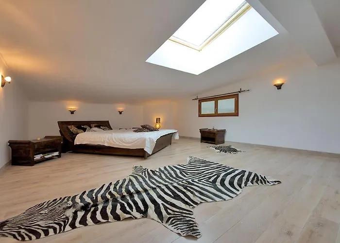 Loft D'exception 350m2 Spacieux Et Lumineux Avec Piscine A 15 Min De La