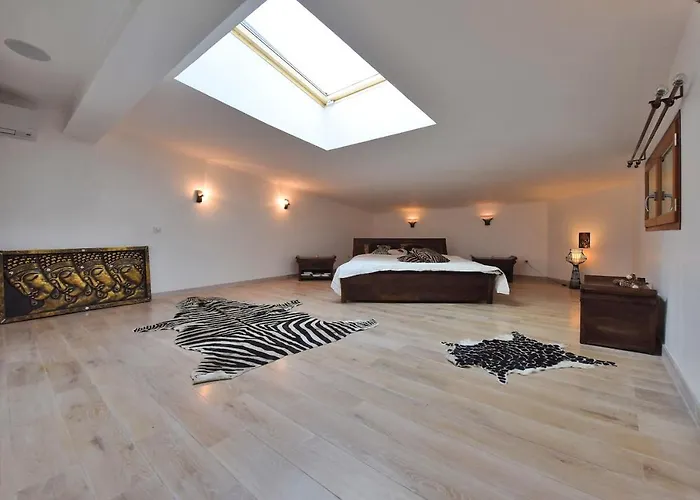 Loft D'exception 350m2 Spacieux Et Lumineux Avec Piscine A 15 Min De La Villa Aimargues