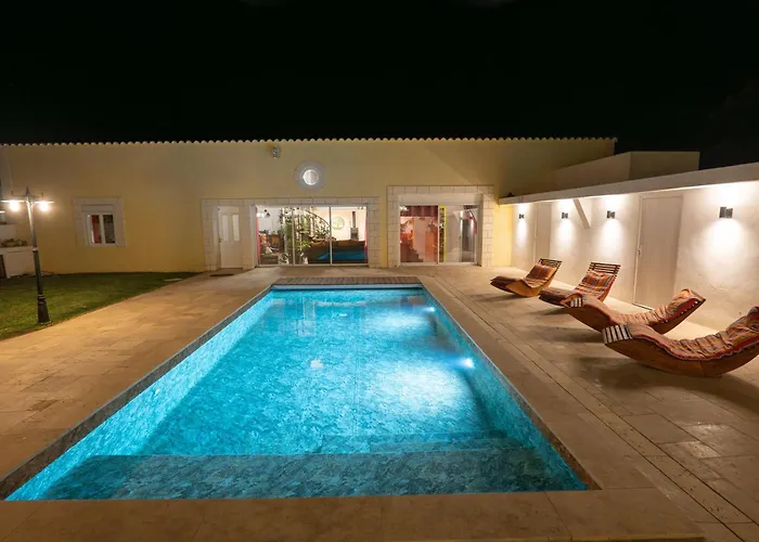 Loft D'exception 350m2 Spacieux Et Lumineux Avec Piscine A 15 Min De La Villa Aimargues